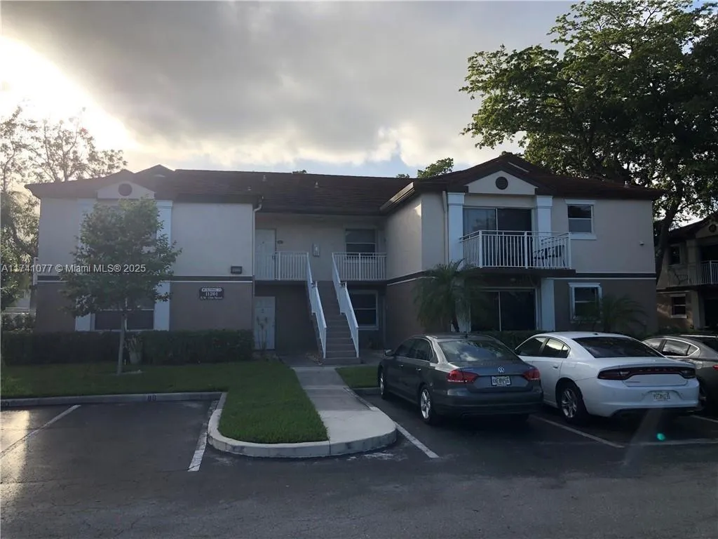 11201 NW 13 ST # 201, Pembroke Pines FL 33025