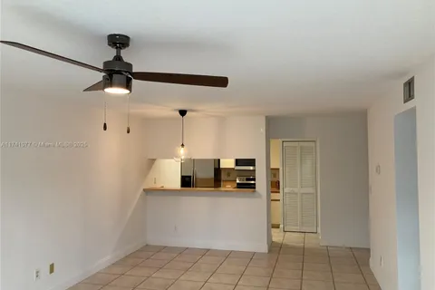 11201 NW 13 ST # 201, Pembroke Pines FL 33025