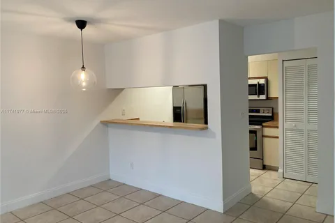 11201 NW 13 ST # 201, Pembroke Pines FL 33025