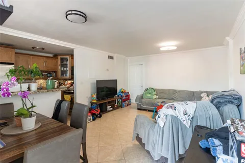 1515 NE 125th Ter # 211, North Miami FL 33161