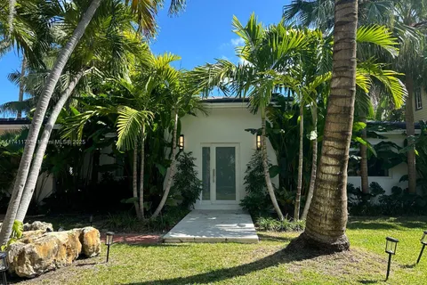 515 Warren Ln, Key Biscayne FL 33149