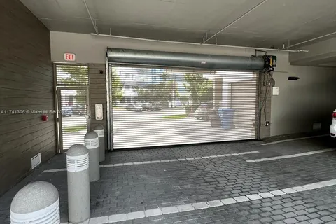 1000 99th St # 9, Bay Harbor Islands FL 33154