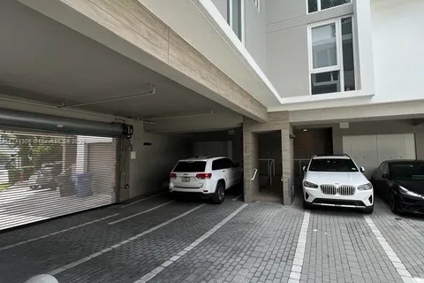 1000 99th St # 9, Bay Harbor Islands FL 33154