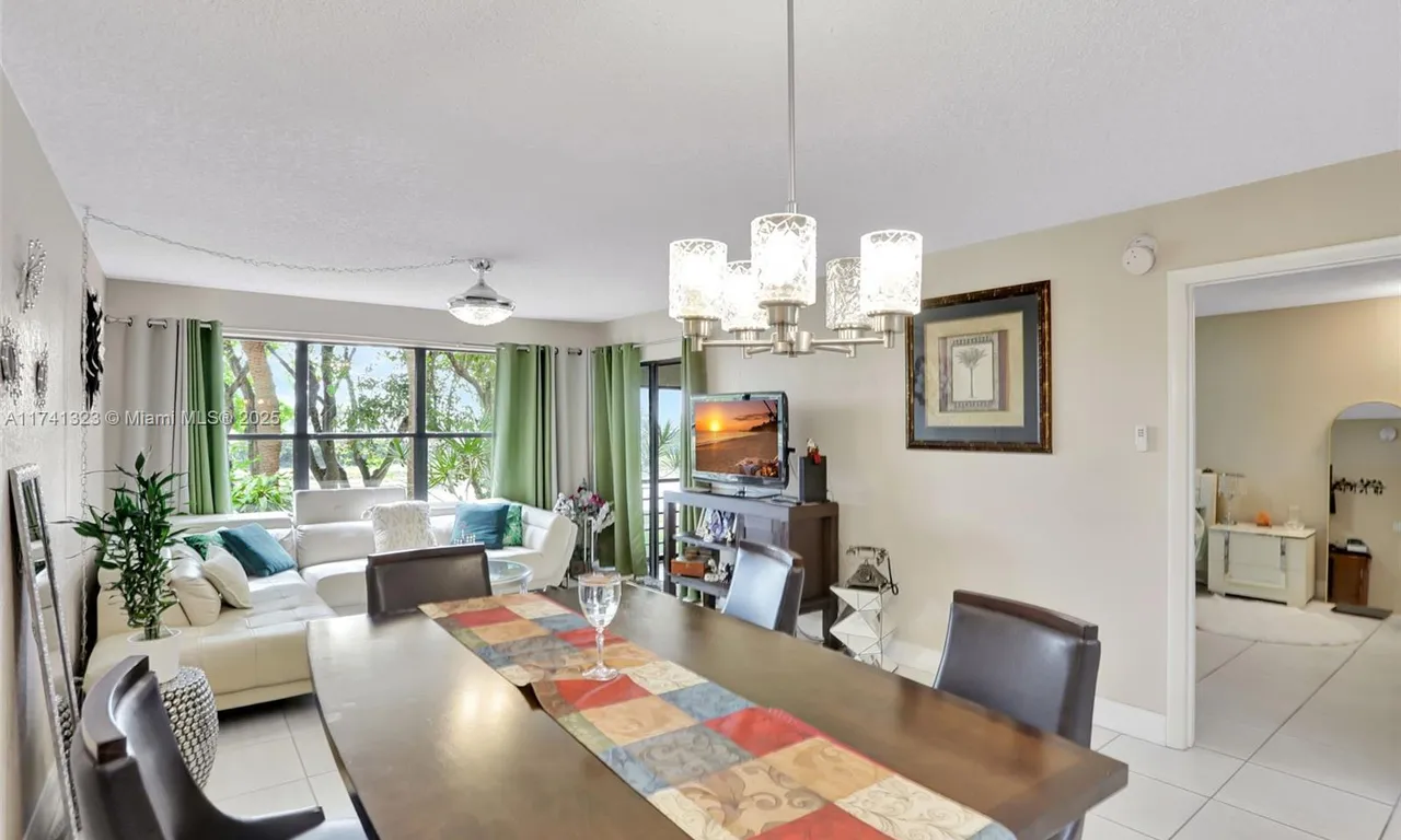 2314 S Cypress Bend Dr # 213, Pompano Beach FL 33069