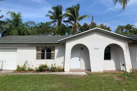 14841 SW 71st St, Miami FL 33193