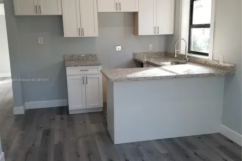 1756 NW 94th St, Miami FL 33147
