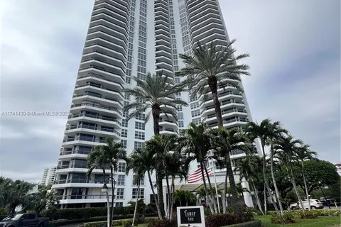 3500 Mystic Pointe Dr # 1405, Aventura FL 33180