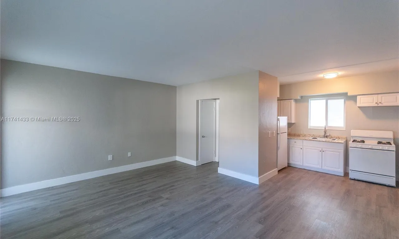 9270 E Bay Harbor Dr # 7A, Bay Harbor Islands FL 33154