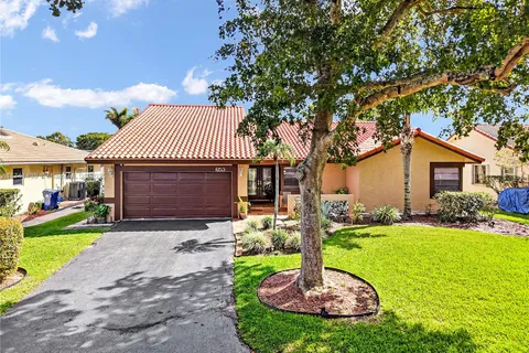 653 NW 110th Ave, Coral Springs FL 33071