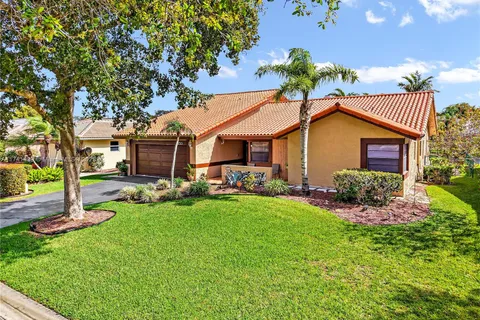 653 NW 110th Ave, Coral Springs FL 33071