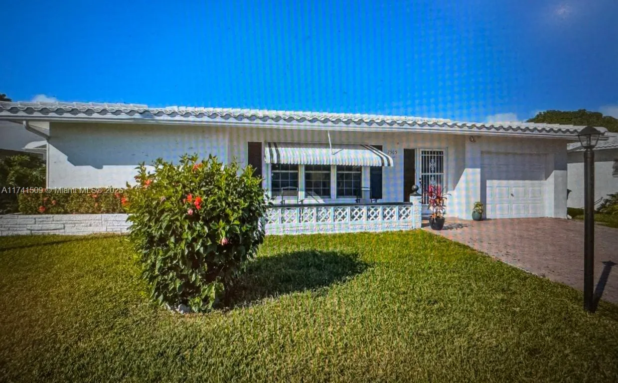 7505 NW 70th Ter, Tamarac FL 33321