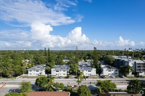 1530 NE 136th St # 14, North Miami FL 33161