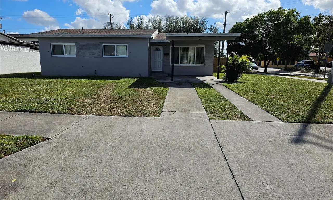 796 W 69th Pl, Hialeah FL 33014