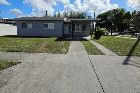 796 W 69th Pl, Hialeah FL 33014