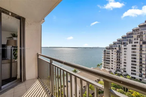 540 Brickell Key Dr # 1519, Miami FL 33131