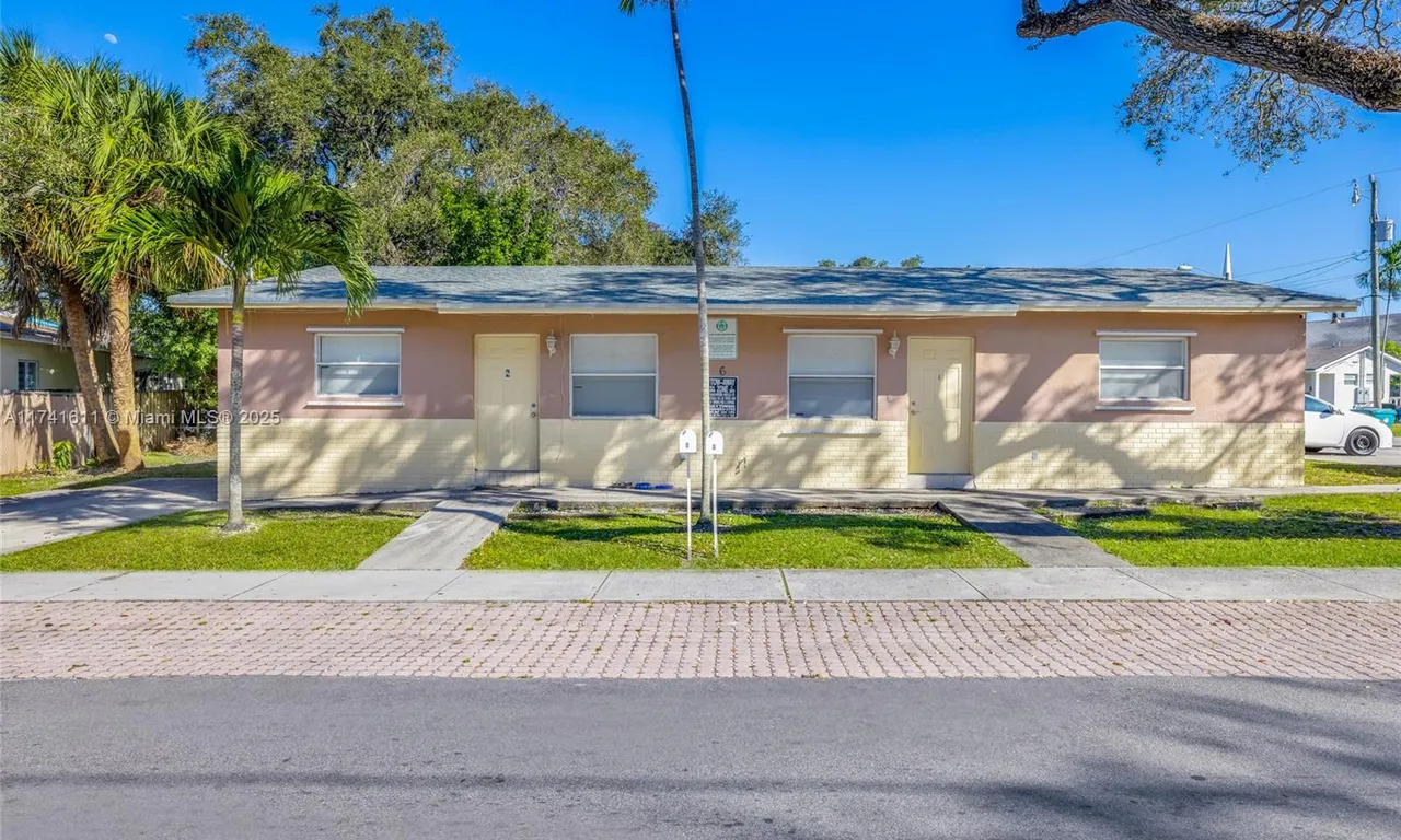 6 NW 7th Ave, Dania Beach FL 33004