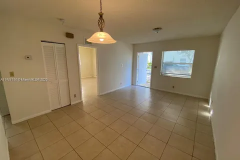 6 NW 7th Ave, Dania Beach FL 33004