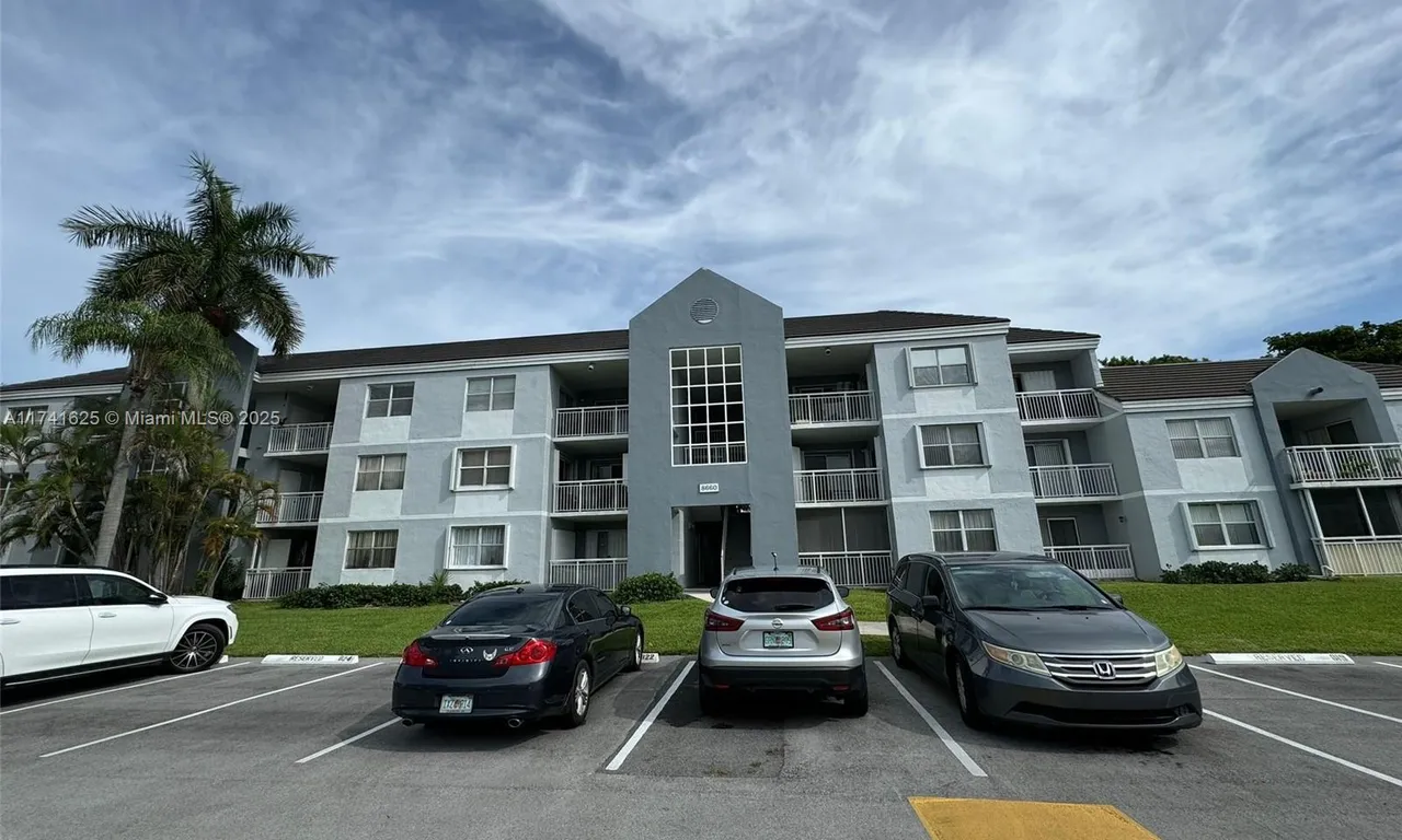 8660 SW 212th St # 108, Cutler Bay FL 33189