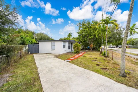 3494 SW 56th Ave, West Park FL 33023