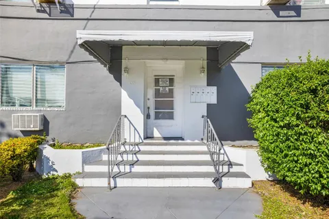 539 NE 82nd Ter, Miami FL 33138