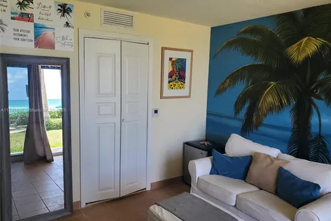 17555 Collins Ave, Sunny Isles Beach FL 33160