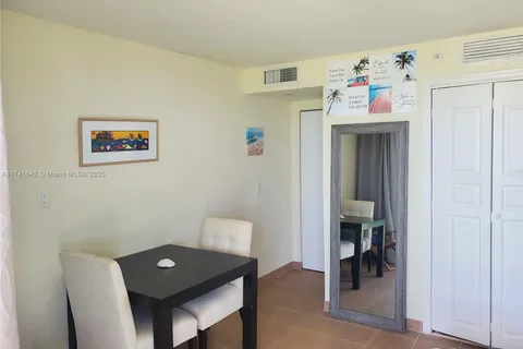 17555 Collins Ave, Sunny Isles Beach FL 33160