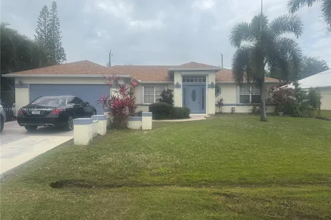 1931 SE Gaskins Cir, Port St. Lucie FL 34952