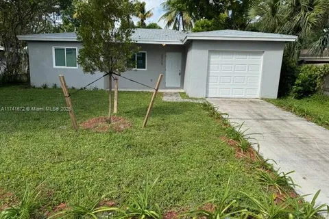 2727 NW 7th Ct, Fort Lauderdale FL 33311