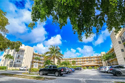 2145 Pierce St # 102, Hollywood FL 33020