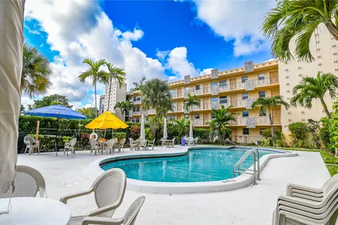 2145 Pierce St # 102, Hollywood FL 33020