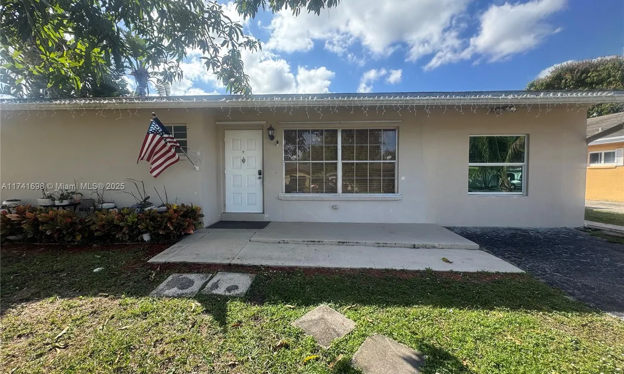 22687 SW 65th Cir, Boca Raton FL 33428