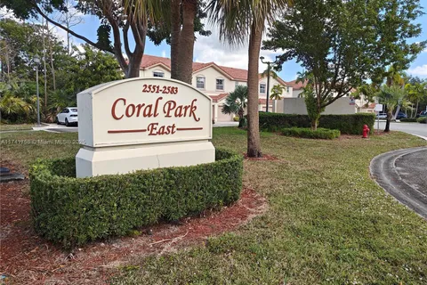 2583 Riverside Dr # 2583, Coral Springs FL 33065