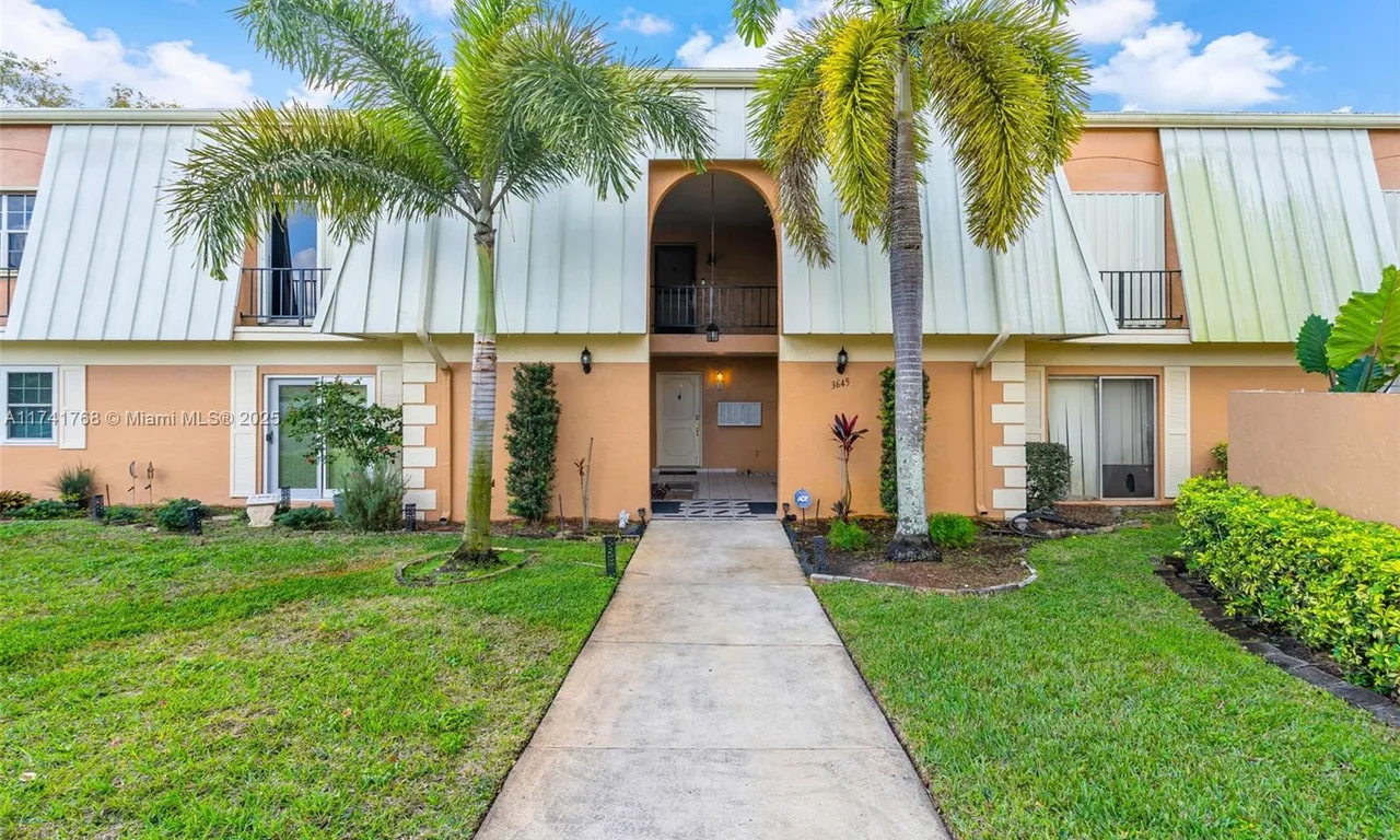 3645 Citrus Trace # 2, Davie FL 33328