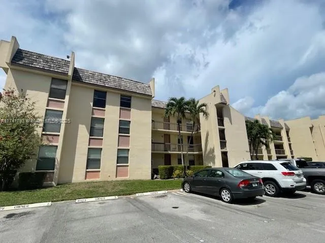 8429 Forest Hills Dr # 206, Coral Springs FL 33065