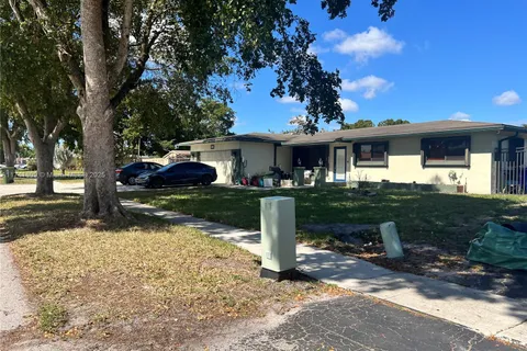 8431 NW 19th St, Pembroke Pines FL 33024