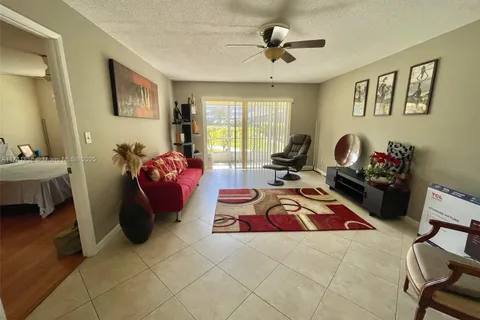 4700 Washington St # 106, Hollywood FL 33021