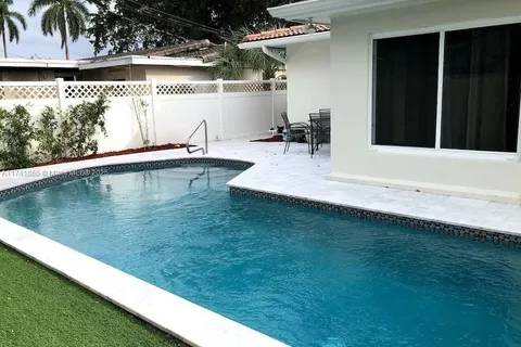 2631 NE 19th St, Pompano Beach FL 33062