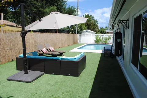 2631 NE 19th St, Pompano Beach FL 33062