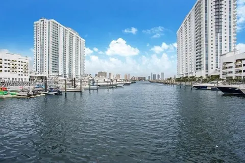 17301 Biscayne Blvd # 1103, North Miami Beach FL 33160