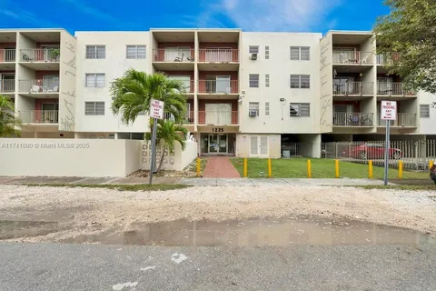 1225 NE 124th St # 42B, North Miami FL 33161