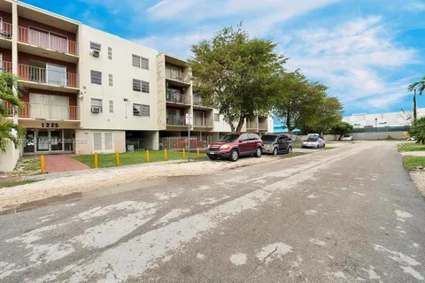 1225 NE 124th St # 42B, North Miami FL 33161