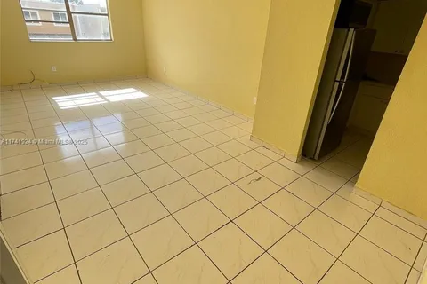 666 W 81st St # 201, Hialeah FL 33014