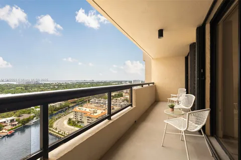 2555 Collins Ave # 2210, Miami Beach FL 33140