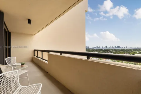 2555 Collins Ave # 2210, Miami Beach FL 33140