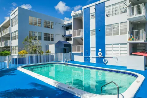 2175 NE 170th St # 308, North Miami Beach FL 33162