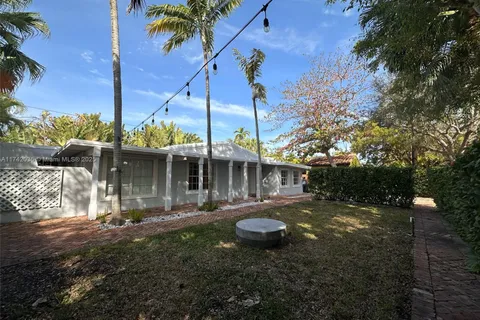 310 Glenridge Rd, Key Biscayne FL 33149