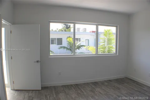 315 S Shore Dr # 5, Miami Beach FL 33141