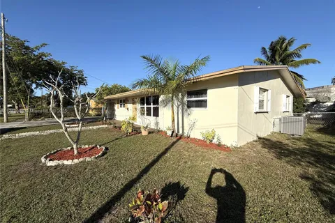 370 NW 43rd Ave, Plantation FL 33317