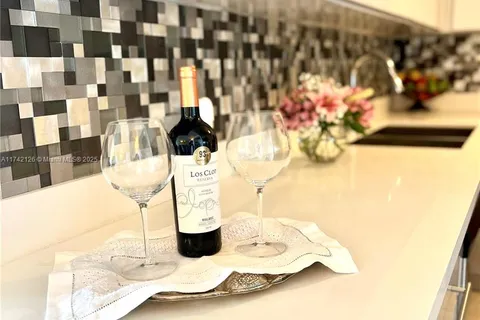 3625 N Country Club Dr # 404, Aventura FL 33180