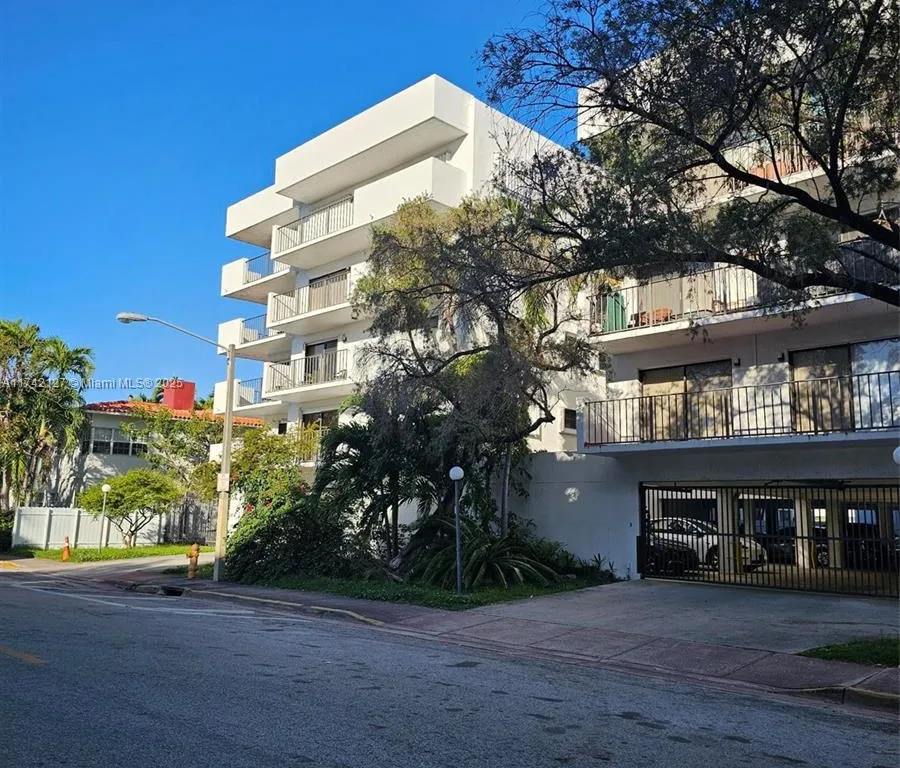 8255 Abbott Ave # 303, Miami Beach FL 33141